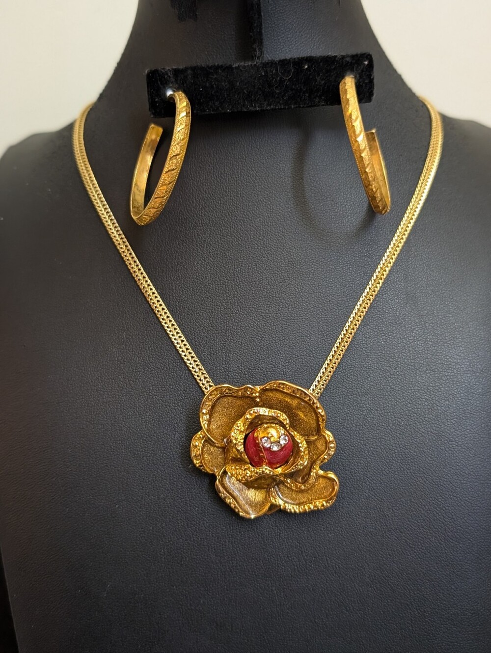 Gold-Tone Floral ClipPendant Necklace wRed Center & Gold Earrings